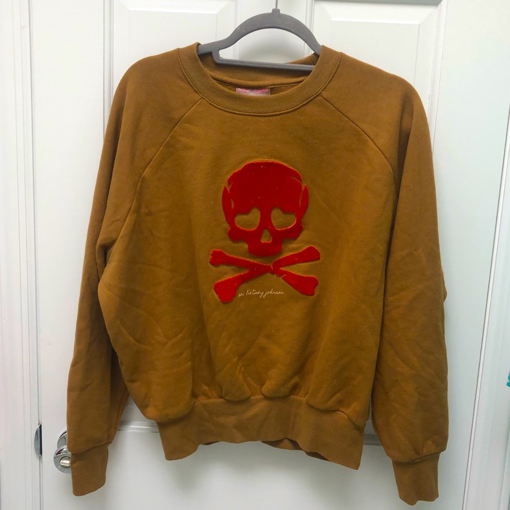 Betsey Johnson skull performance crew